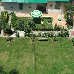 https://garden-cottages.shimlahotels.net